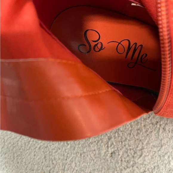 Red heeled boots Size 7.5 Worn ONcE. - Picture 4 of 5